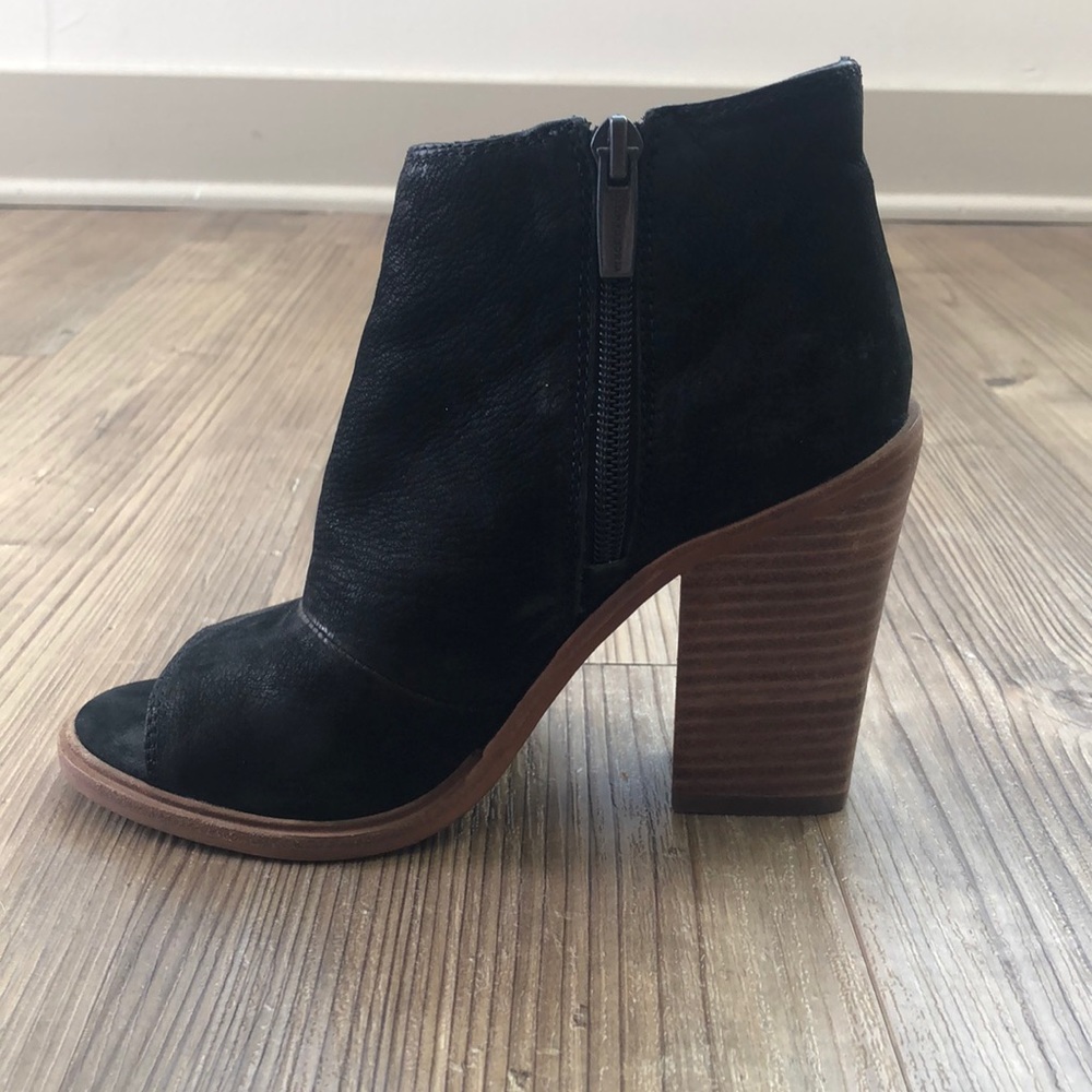 NWOT Vince Camuto High-heel Sandals - Picture 5 of 7